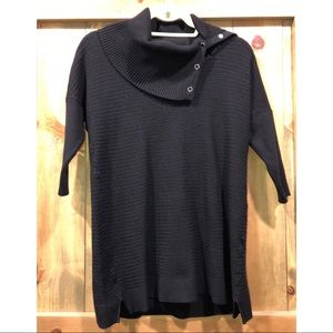 🛍 White House Black Market Sweater